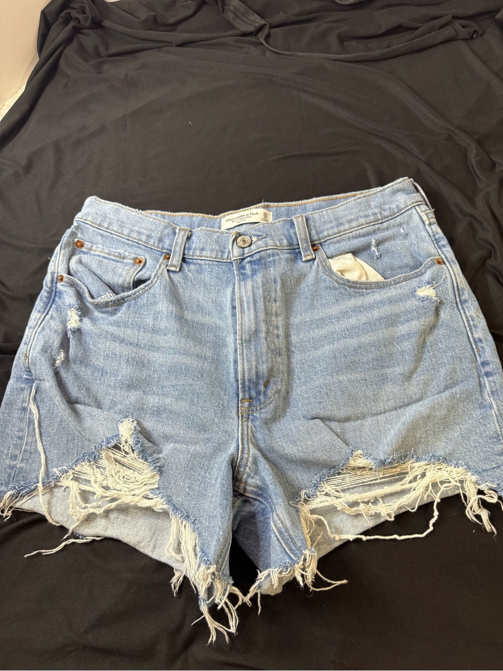 Abercrombie & Fitch High Rise Mom Shorts Distressed Raw Hem Denim Women’s 30/10